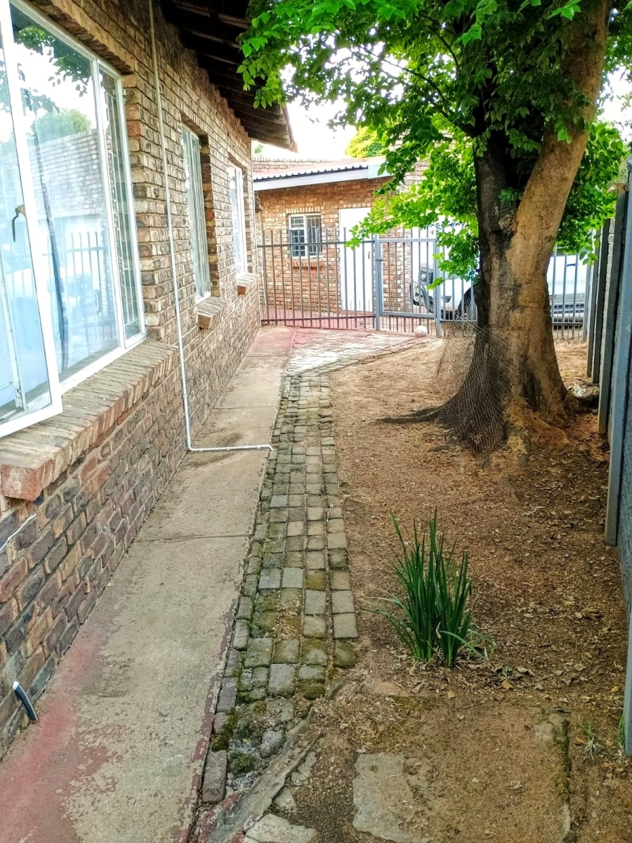 3 Bedroom Property for Sale in Safari Gardens North West